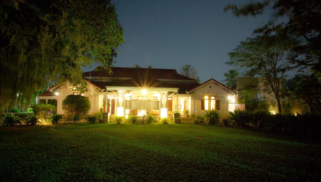 Swanee Grand Hotel Negombo Bagian luar foto