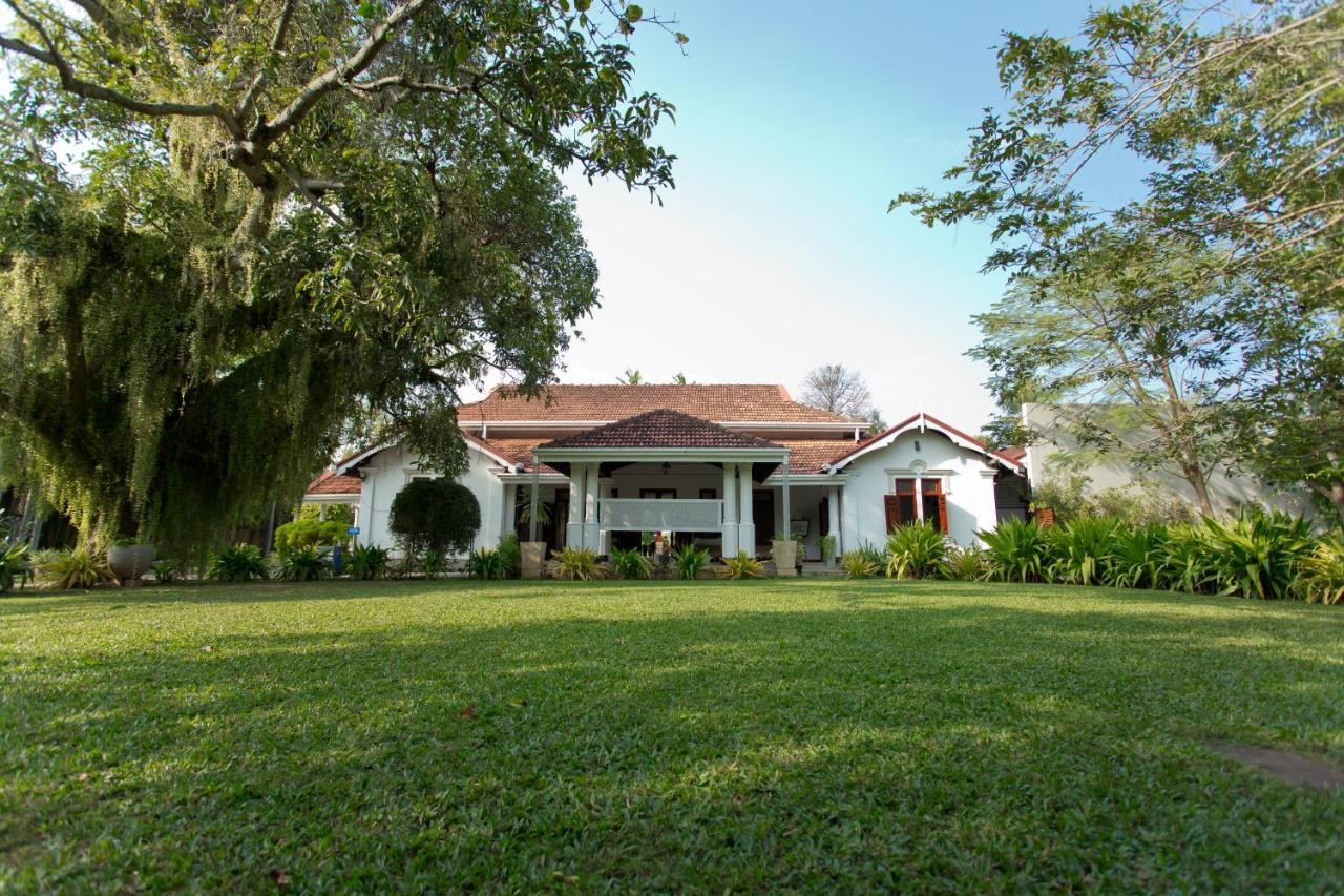 Swanee Grand Hotel Negombo Bagian luar foto