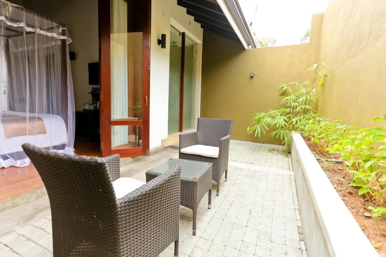 Swanee Grand Hotel Negombo Bagian luar foto