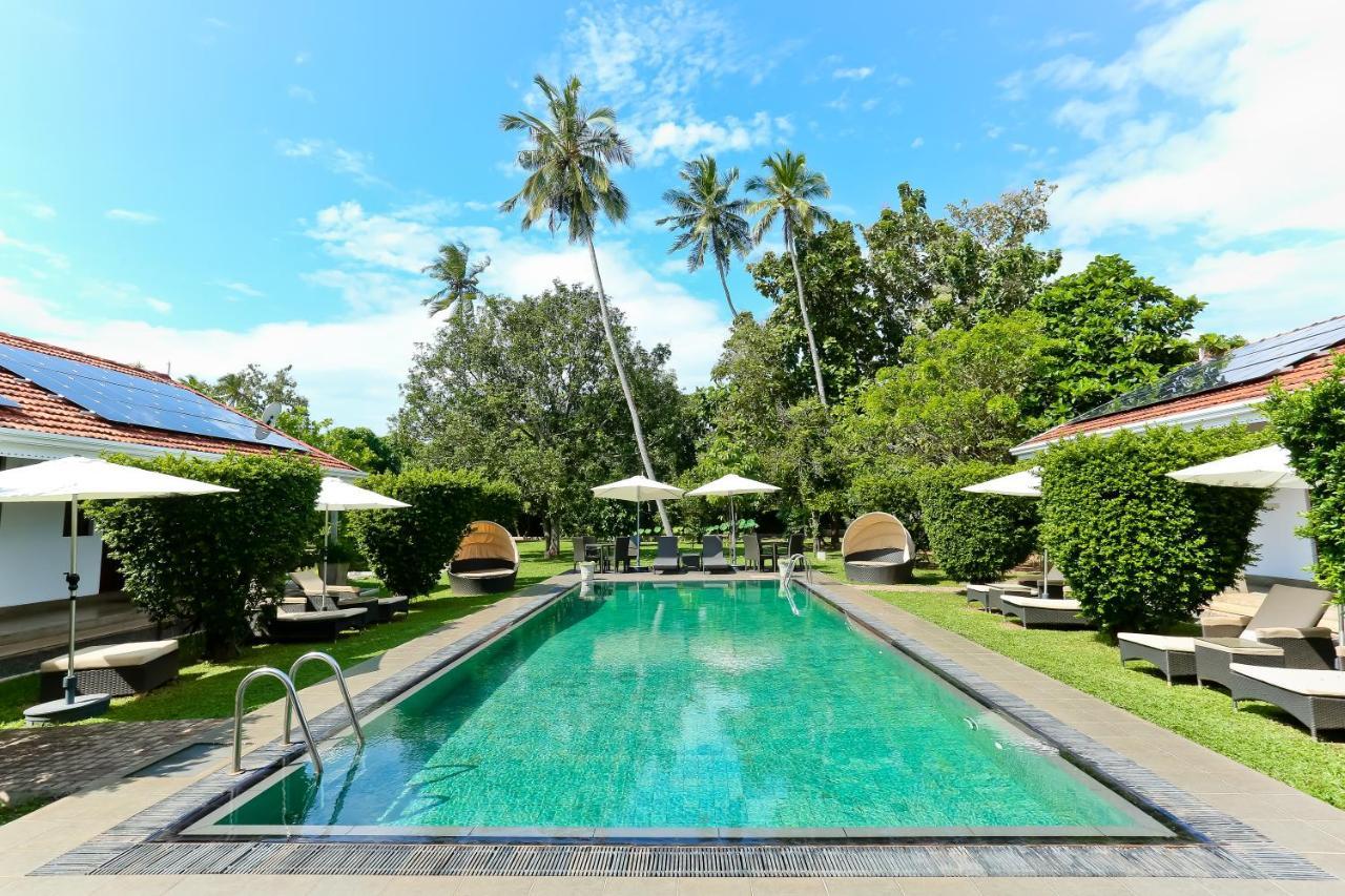 Swanee Grand Hotel Negombo Bagian luar foto