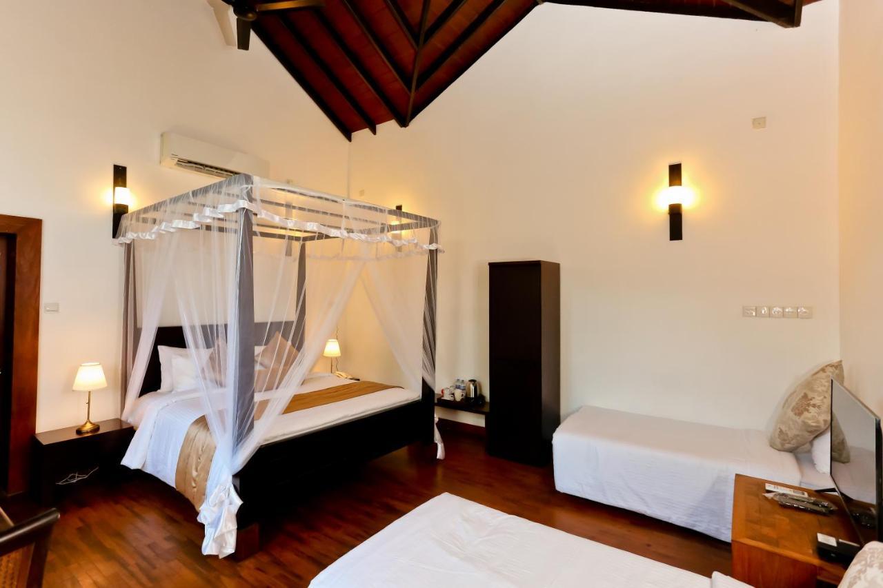 Swanee Grand Hotel Negombo Bagian luar foto