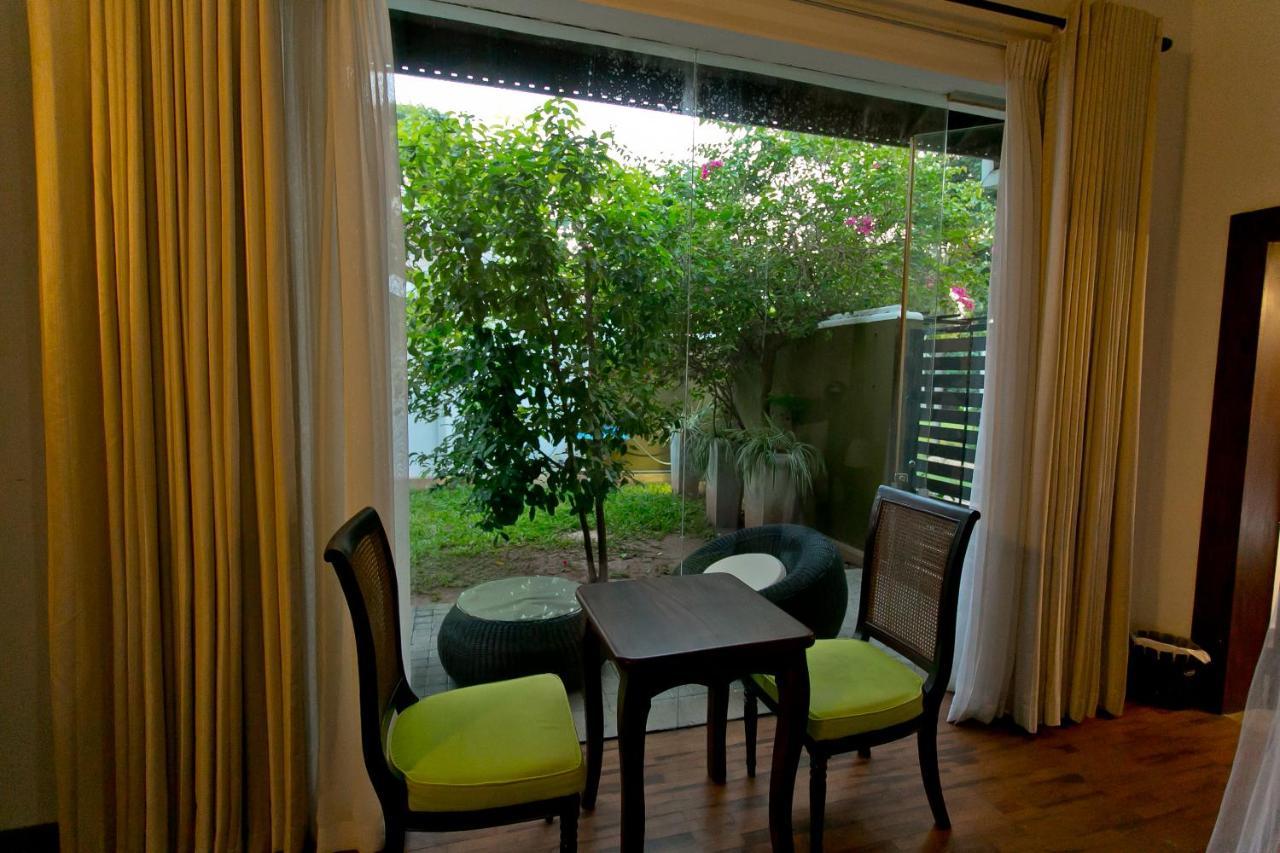 Swanee Grand Hotel Negombo Bagian luar foto