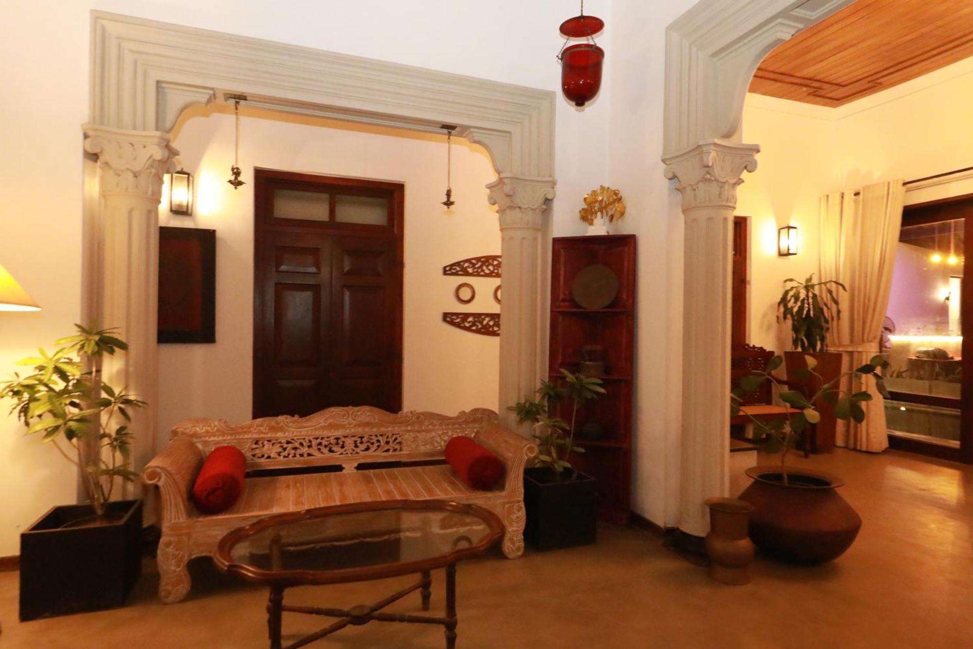 Swanee Grand Hotel Negombo Bagian luar foto