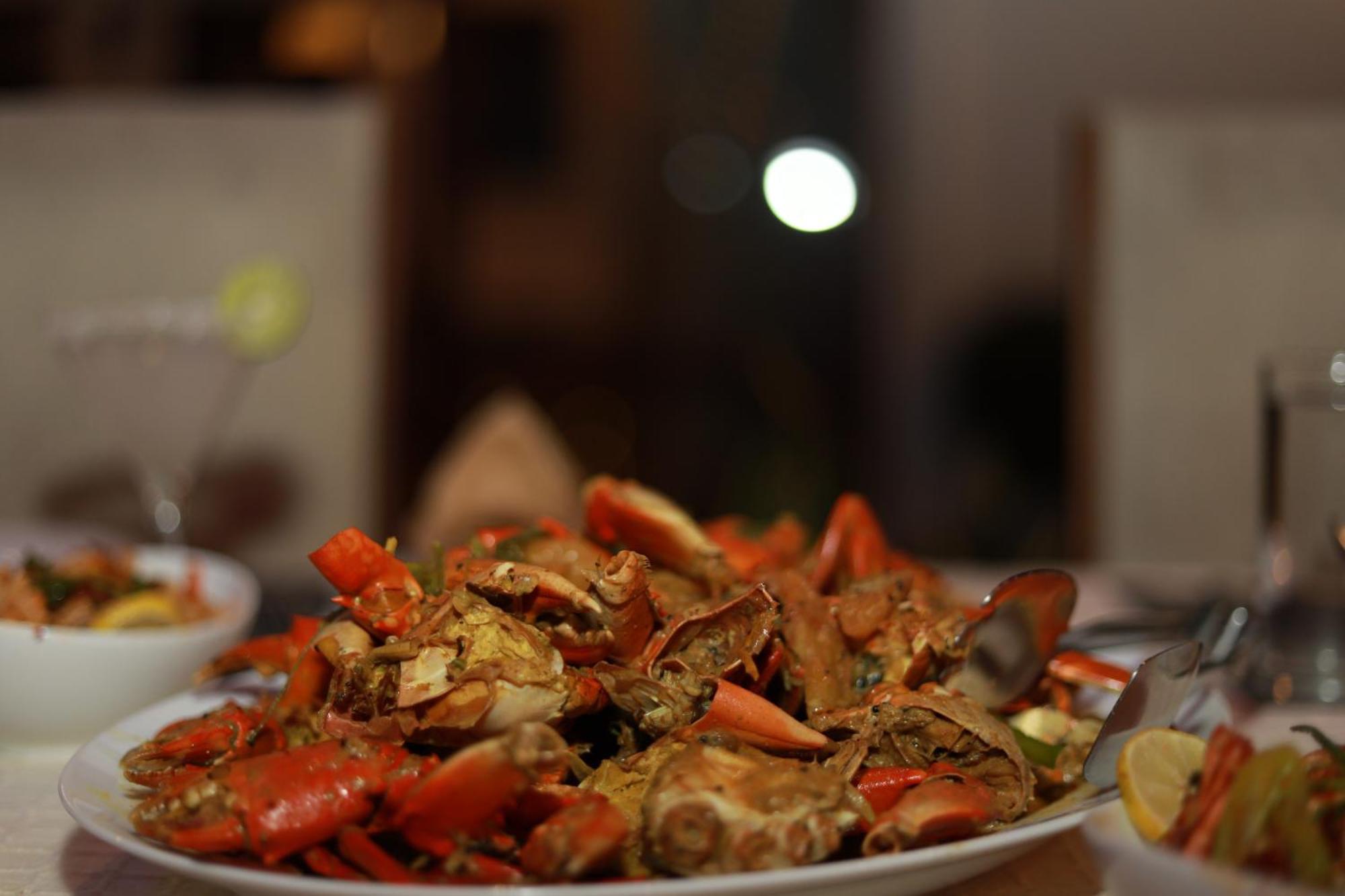 Swanee Grand Hotel Negombo Bagian luar foto
