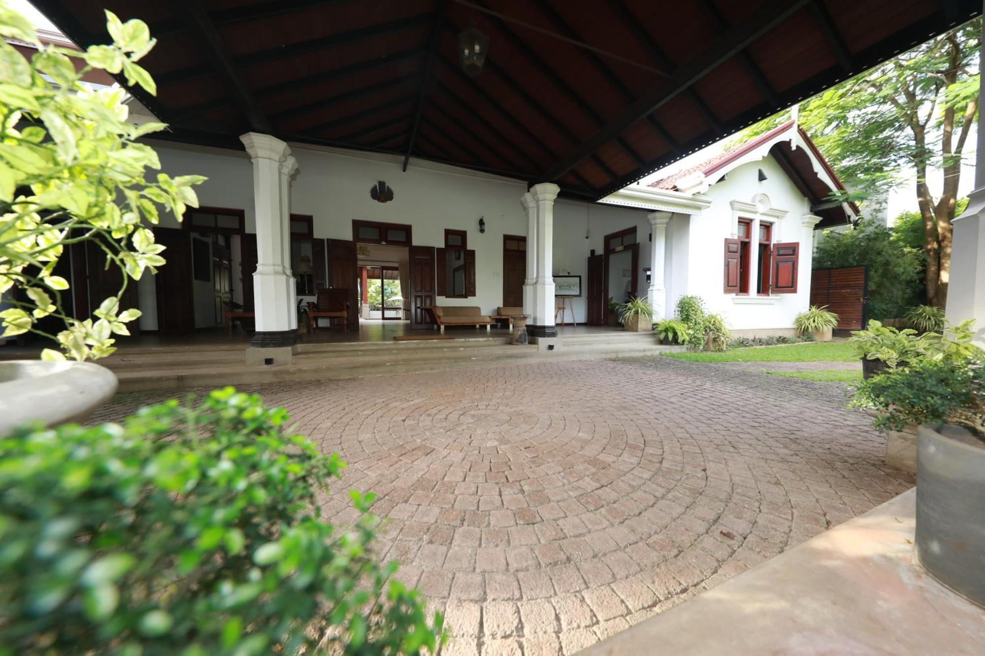 Swanee Grand Hotel Negombo Bagian luar foto